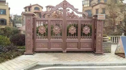 新鄉(xiāng)全鋁門怎么制作-安誠(chéng)護(hù)欄廠家